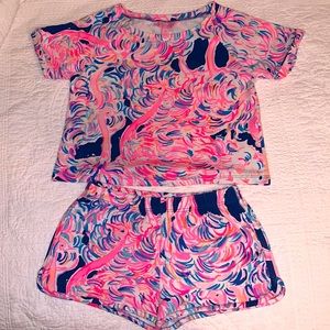 Lilly Pulitzer matching shirt and shorts set. Good condition.